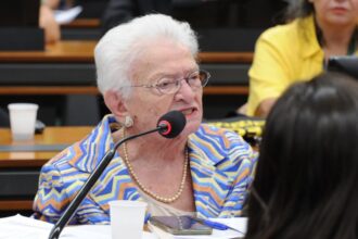 Discussão e votação de propostas legislativas. Dep. Luiza Erundina (PSOL - SP)