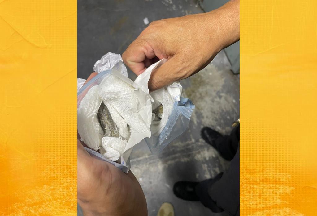 Dentista é presa suspeita de tentar entrar com drogas no Conjunto Penal de Brumado