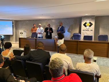 Governo do Estado e instrutores autônomos de trânsito dialogam sobre cadastramento individual | detran