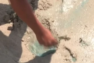 Laudo preliminar aponta cobre e nitrato na praia de São Tomé de Paripe, em Salvador