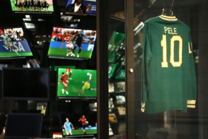 Museu do Futebol lança audioguia em formato de programa de rádio