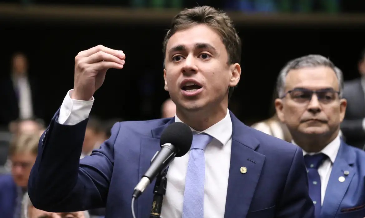 Nikolas Ferreira utilizava jato de Vorcaro