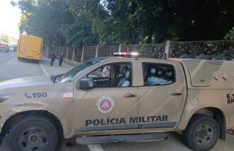 PM apreende armas com quatro integrantes de facção e reforça patrulhamento no Nordeste de Amaralina | SSP