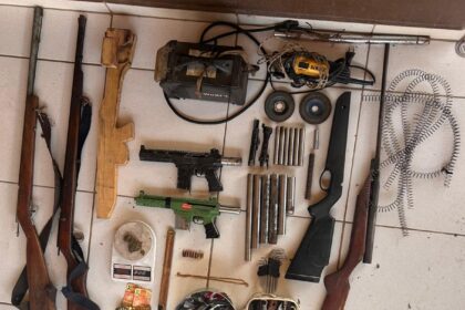 PM desmonta fábrica de armas e prende trio na Bahia