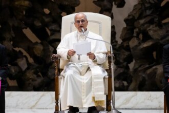 Papa Leão chama guerra no Oriente Médio de "escândalo" para humanidade