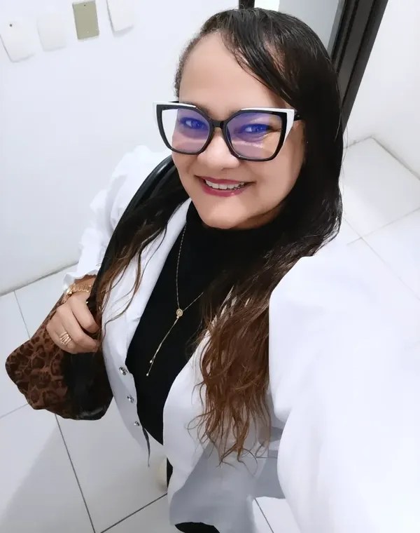 Quem é Elaine Santos, enfermeira que matou o marido a facadas em Salvador