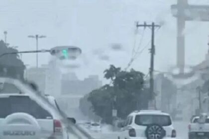 Salvador tem pancadas de chuva ao longo do dia de seu aniversário