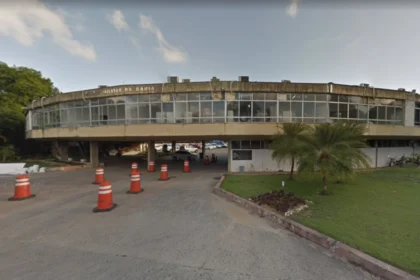 Tiroteio entre policiais militares deixa duas feridas em unidade da PM em Salvador