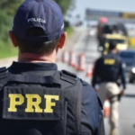 Acidente grave entre carreta e picape deixa um morto e bloqueia BR-349, em Correntina