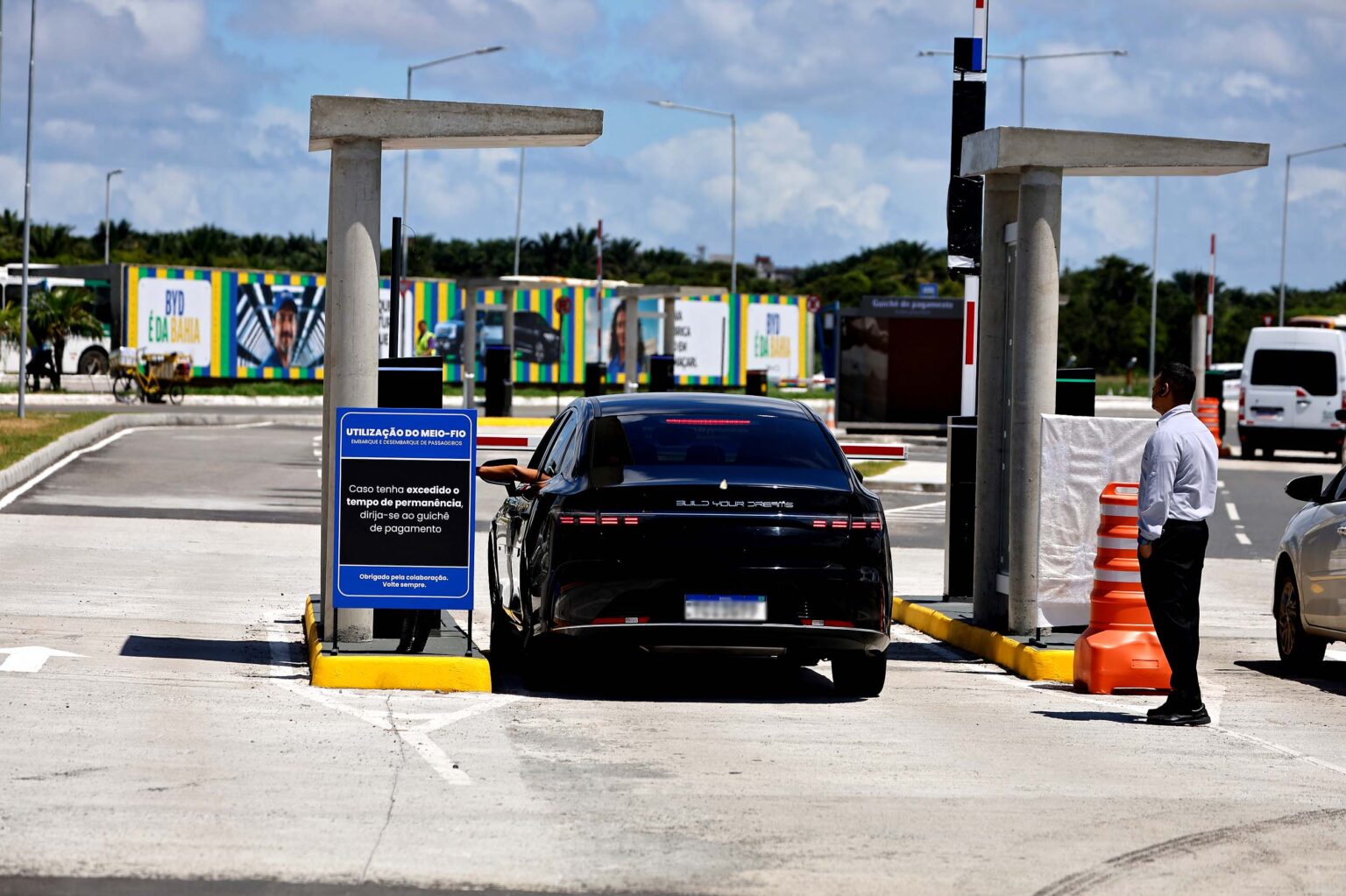 Aeroporto inicia fase de testes do projeto de ordenamento do meio-fio nesta quarta (8)
