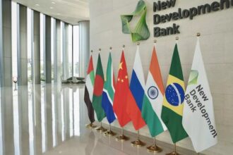 BRICS impulsiona mercado de títulos da China e atrai emergentes com financiamento em yuan