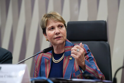 À mesa, em pronunciamento, presidente eventual da CI e requerente desta audiência, senadora Tereza Cristina (PP-MS).
