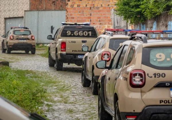 Dois policiais são baleados em confronto na RMS; um foi atingido na cabeça durante operação em Lauro de Freitas