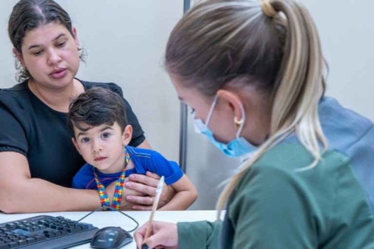 Governo do Brasil amplia assistência a pessoas com TEA