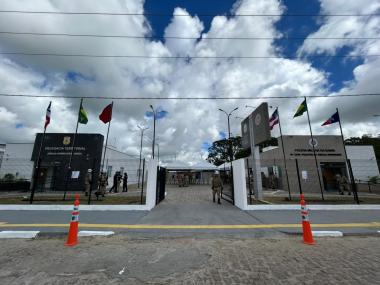 Governo entrega unidades policiais integradas em Amélia Rodrigues | SSP