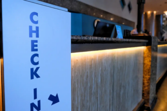 Hospedagens têm até amanhã para adotar check-in digital