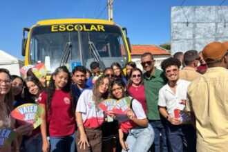 Investimentos do Estado fortalecem educação e ampliam transporte escolar em Carinhanha | SEC