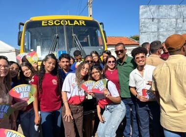 Investimentos do Estado fortalecem educação e ampliam transporte escolar em Carinhanha | SEC