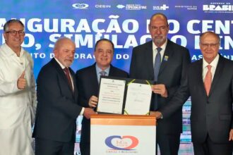 Lula sanciona lei do marco regulatório da vacina contra o câncer