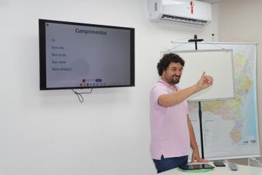 Nova lei na Bahia oficializa reconhecimento da Libras para ampliar acessibilidade e direitos da comunidade surda | SJDH