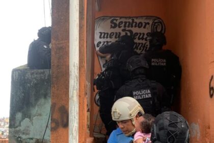 PM resgata bebê e família após sequestro no Curuzu