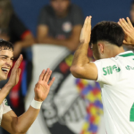 Palmeiras derrota Bragantino para manter liderança no Brasileiro