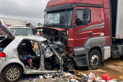 Seis pessoas da mesma família morrem em acidente na BR-251 em MG