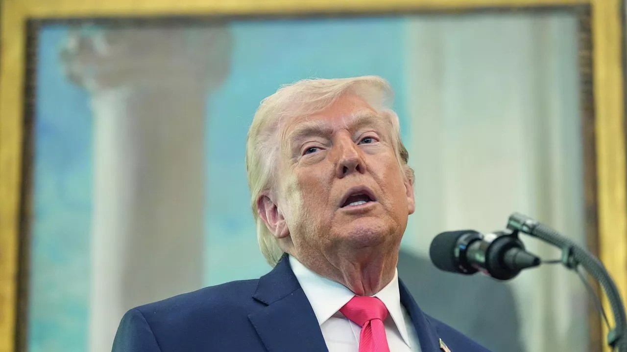 Trump é retirado às pressas de evento; atirador é preso no local pelo Serviço Secreto