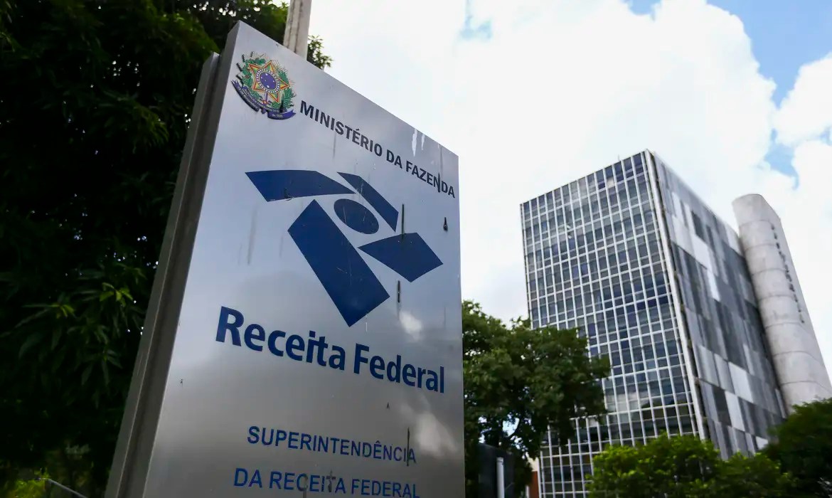 Arrecadação federal bate recorde e supera R$ 278 bilhões em abril