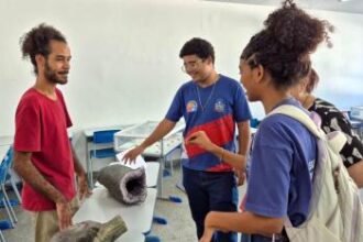 Colégio estadual recebe exposição itinerante do Museu Geológico da Bahia | SEC
