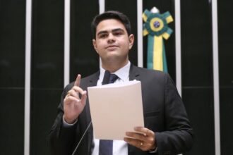 Discussão e votação de propostas legislativas. Dep. Icaro de Valmir (PL - SE)