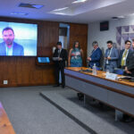 À mesa, presidente eventual da CMMPV 1.334/2026, deputado Rogério Correia (PT-MG), conduz reunião.