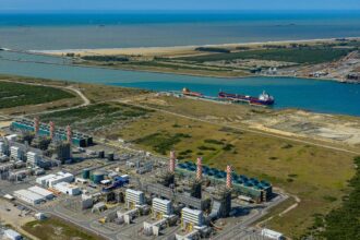 Conta de energia continuará com acréscimo da bandeira amarela em junho