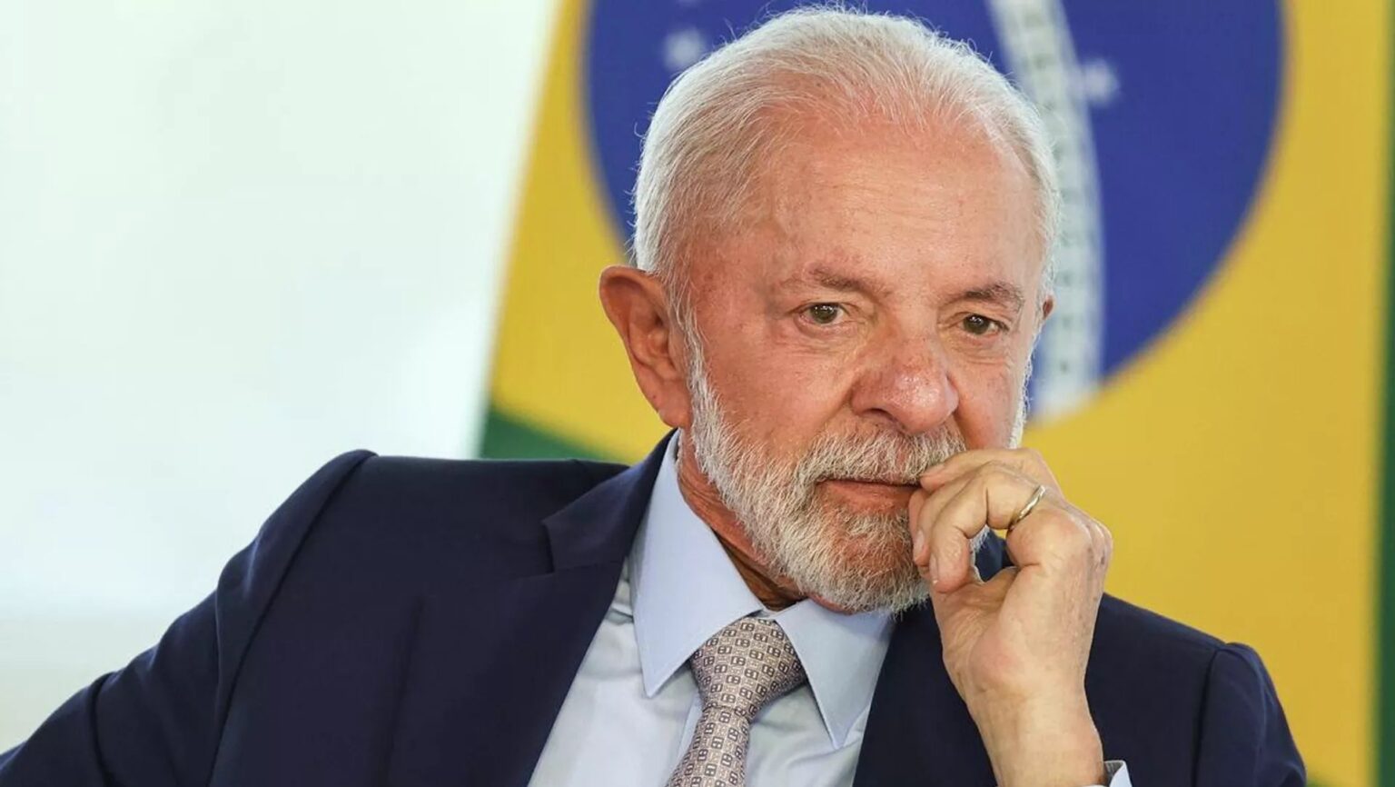 Em entrevista, Lula diz apostar em aproximação com Trump para reforçar imagem pragmática