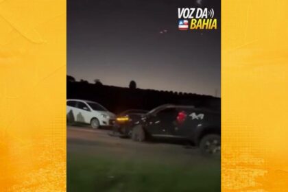 Engavetamento entre três veículos causa congestionamento na BR-101 em Conceição do Almeida