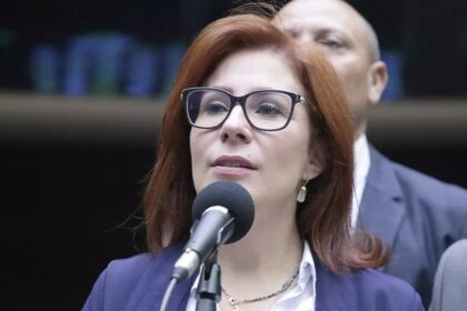 Extradição de Carla Zambelli é negada por Justiça da Itália e determina libertação
