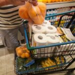Inflação desacelera e fecha abril em 0,67%