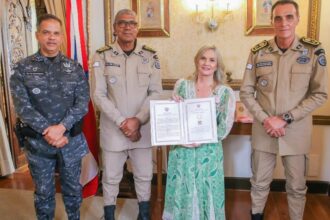 Ivana Bastos recebe Medalha Três Marias
