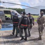 Líder de facção preso na Bolívia é transferido para presídio na Bahia