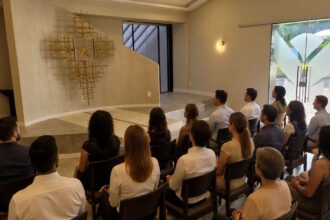 Missa em Salvador homenageia mães e acolhe famílias
