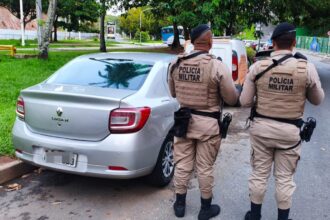 PM recupera carro roubado na Garibaldi