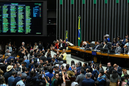 Promulgada lei que possibilita redução de penas pelo 8 de janeiro — Senado Notícias