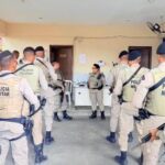 RONDESP BTS e 18ª CIPM ocupam bairro do Rio Sena e integrantes de facção correm para região de mata | SSP