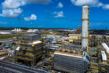 Refinarias da Petrobras operam com mais de 100% de capacidade; entenda