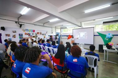 Roda de conversa com estudantes do Arenoso debate ancestralidade, acesso à universidade e projetos de vida | SEC