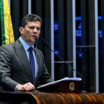 Senador Sergio Moro (PL-PR) em discurso à tribuna.