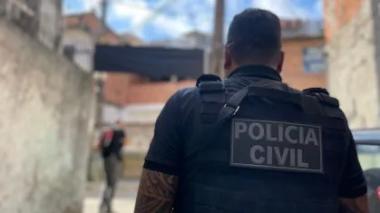 Suspeito é preso em Simões Filho por tráfico de drogas e posse ilegal de arma de fogo | SSP