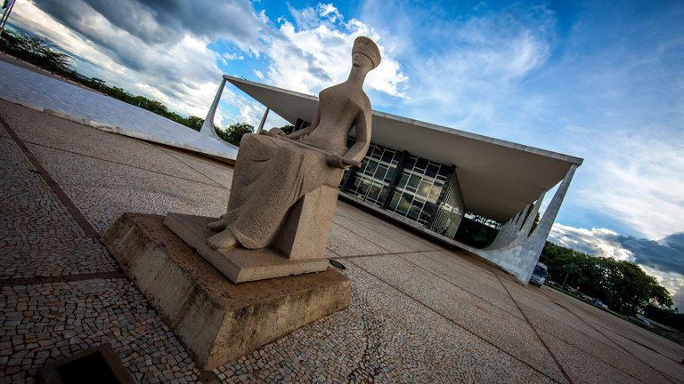 AGU garante Estado brasileiro em caso Rumble/Trump e impede julgamento de ministro à revelia