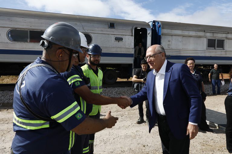 Alckmin: 'Vamos precisar de muita ferrovia para transportar o desenvolvimento do Brasil'