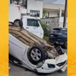 Carro roubado capota durante perseguição em Santo Antônio de Jesus